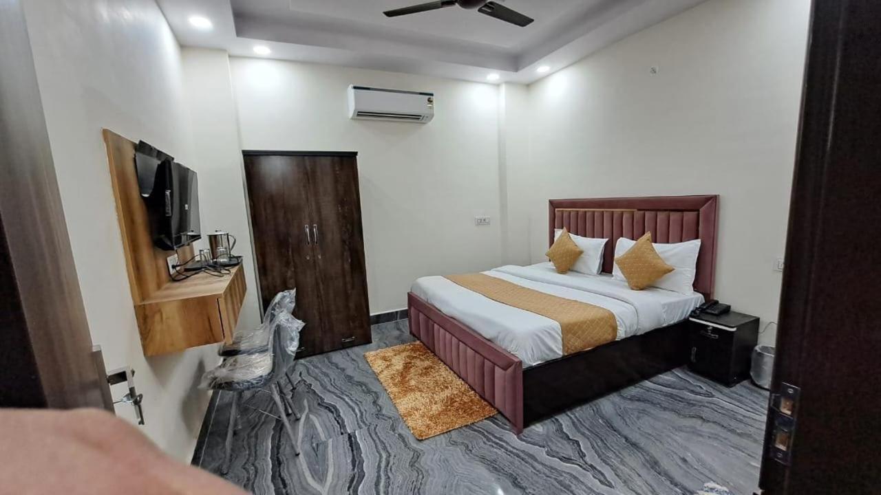 Hotel O City Deluxe Delhi  Buitenkant foto